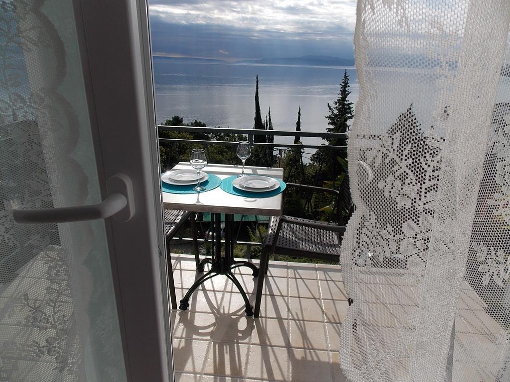 Apartment Ellalinda Опатия Екстериор снимка